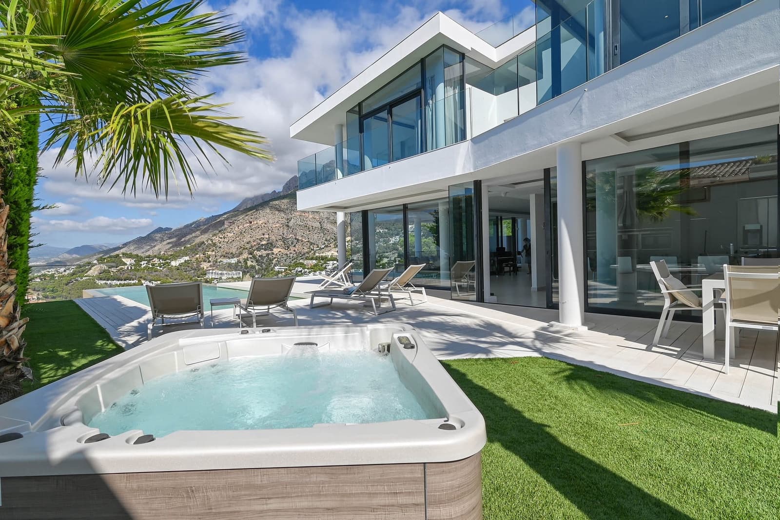 6 soveværelse Villa til salg i Altea med swimmingpool garage - € 2.495.000 (Ref: 9997356)