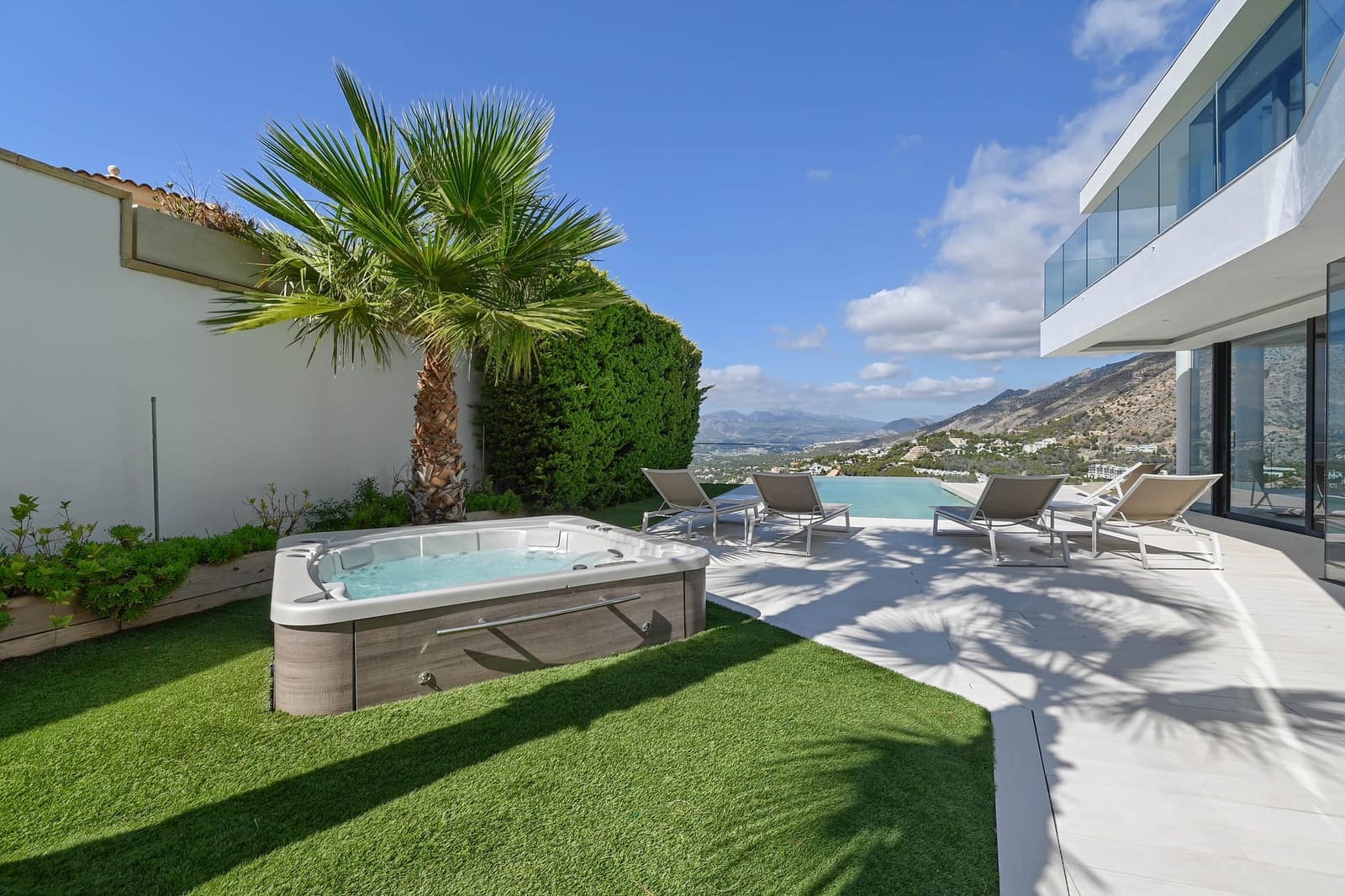 6 soveværelse Villa til salg i Altea med swimmingpool garage - € 2.495.000 (Ref: 9997356)