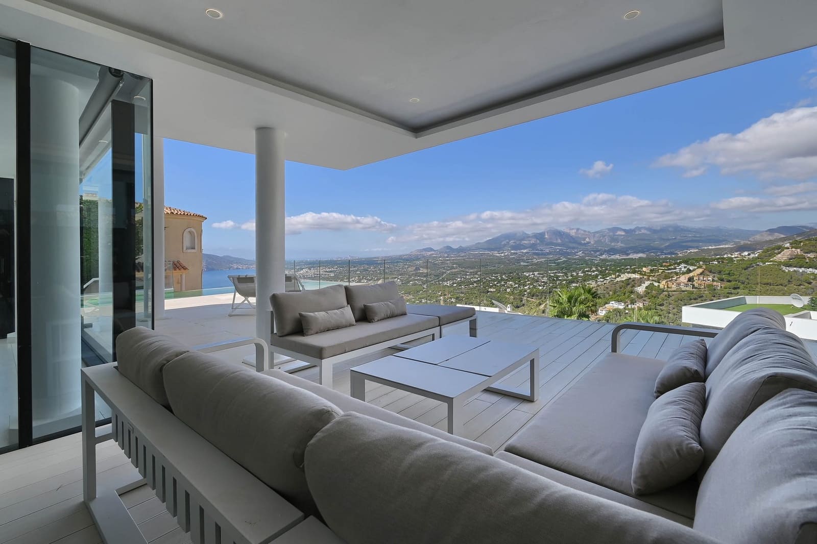 6 soveværelse Villa til salg i Altea med swimmingpool garage - € 2.495.000 (Ref: 9997356)
