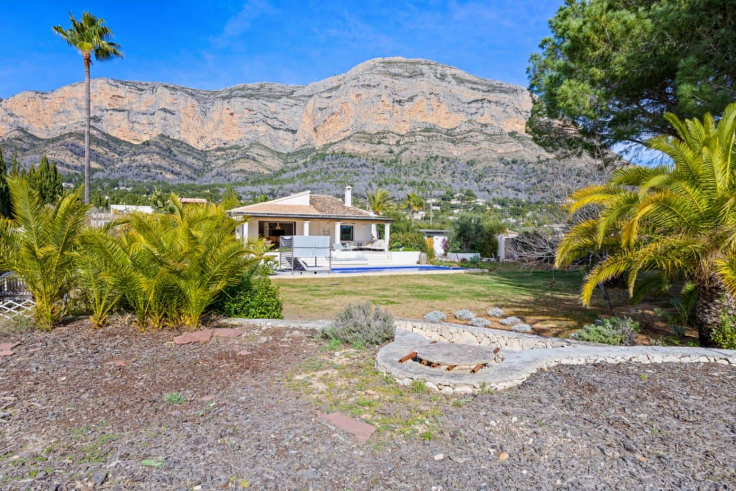 5 bedroom Villa for sale in Javea / Xabia with pool garage - € 2,190,000 (Ref: 9997359)