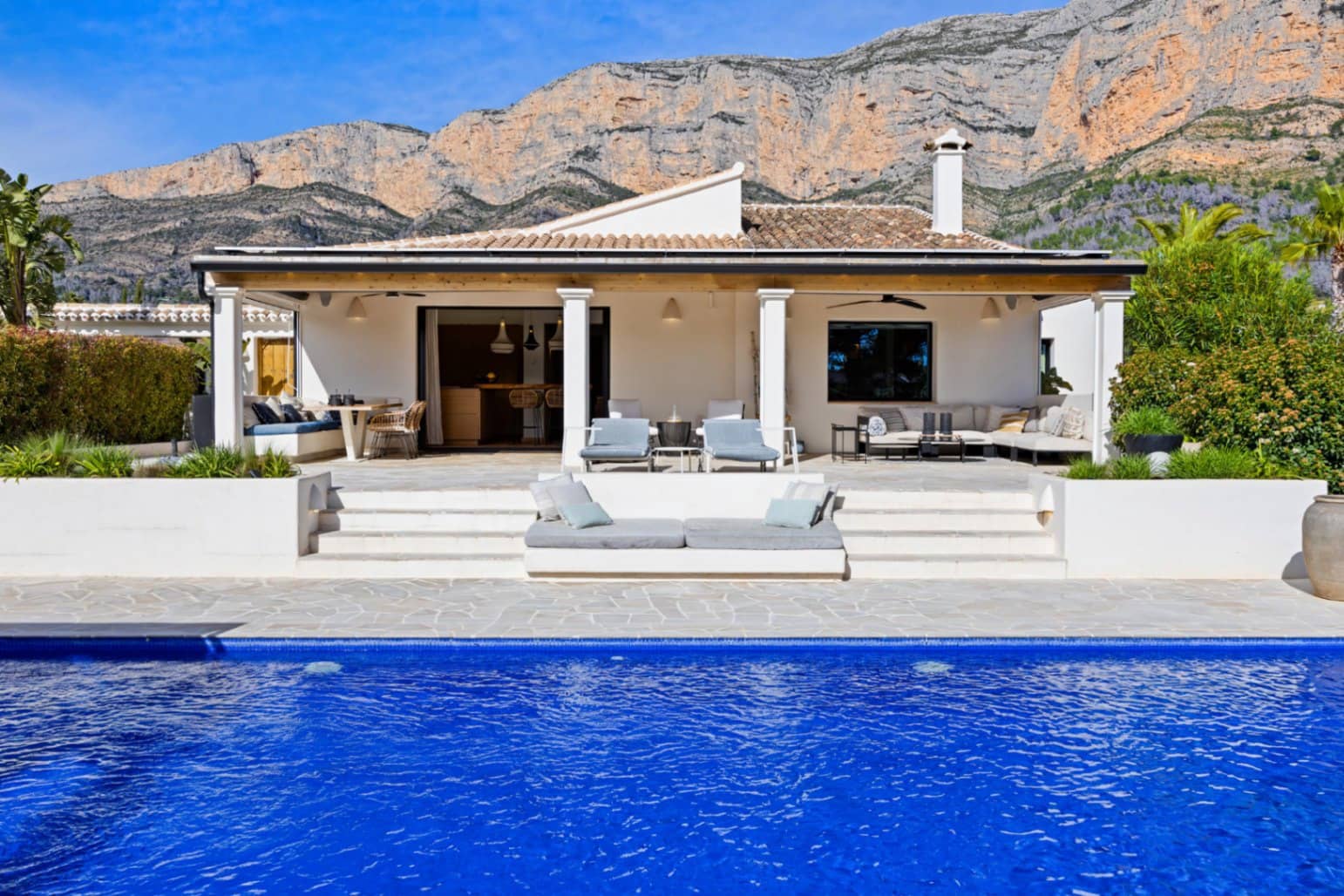 5 bedroom Villa for sale in Javea / Xabia with pool garage - € 2,190,000 (Ref: 9997359)