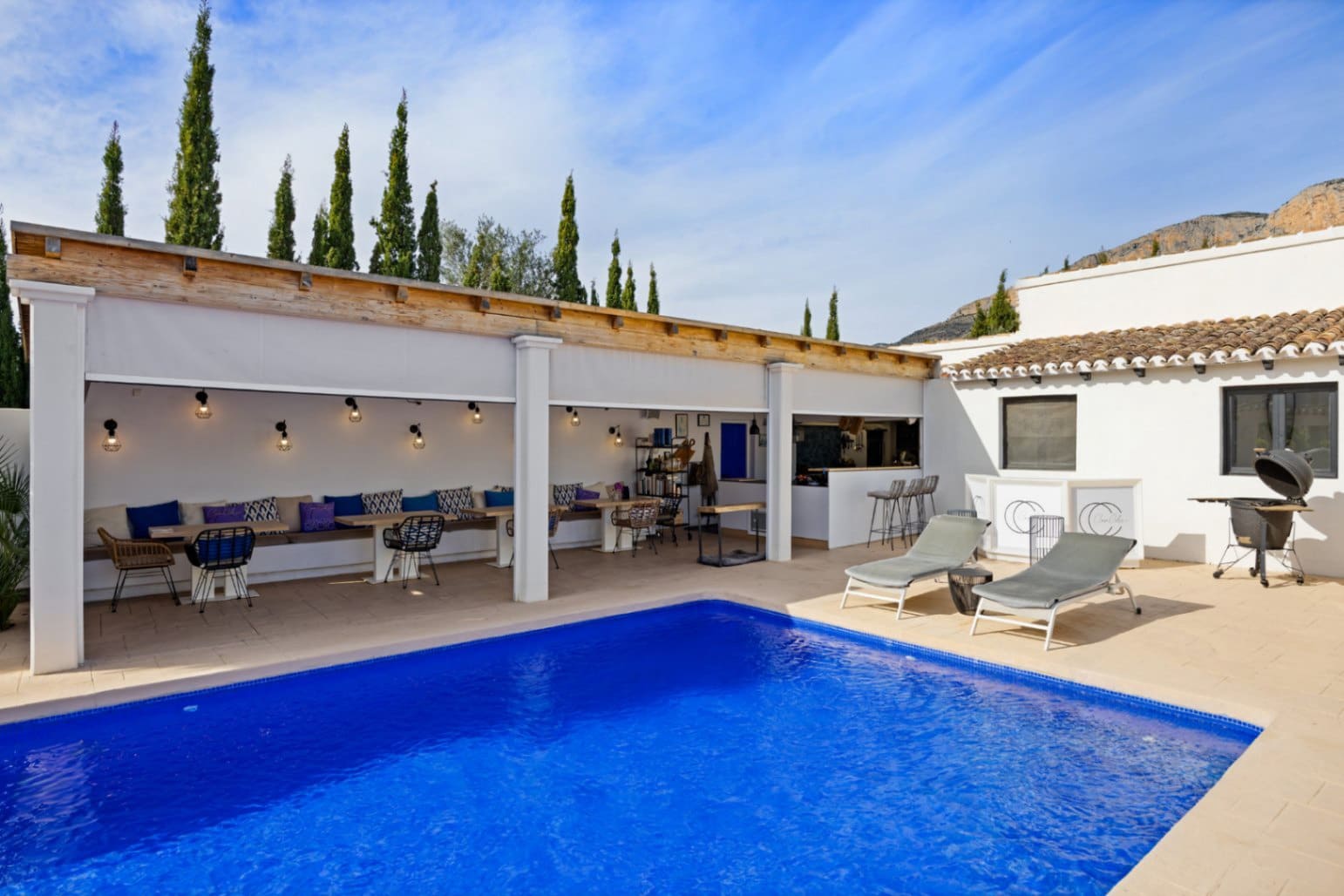 5 bedroom Villa for sale in Javea / Xabia with pool garage - € 2,190,000 (Ref: 9997359)