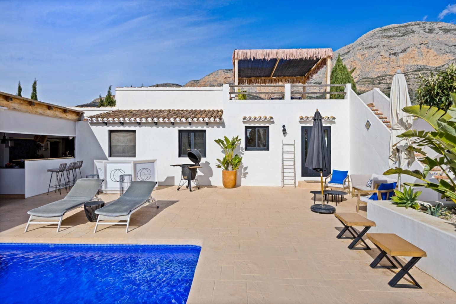 5 bedroom Villa for sale in Javea / Xabia with pool garage - € 2,190,000 (Ref: 9997359)