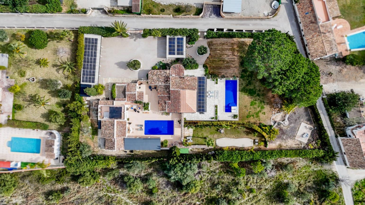 5 bedroom Villa for sale in Javea / Xabia with pool garage - € 2,190,000 (Ref: 9997359)