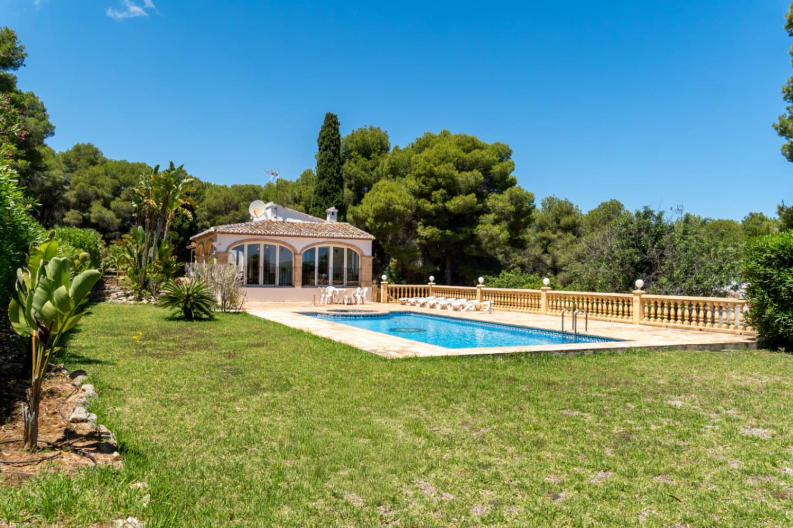 3 sypialnia Willa na sprzedaż w Javea / Xabia z basenem garażem - 895 000 € (Ref: 9997364)