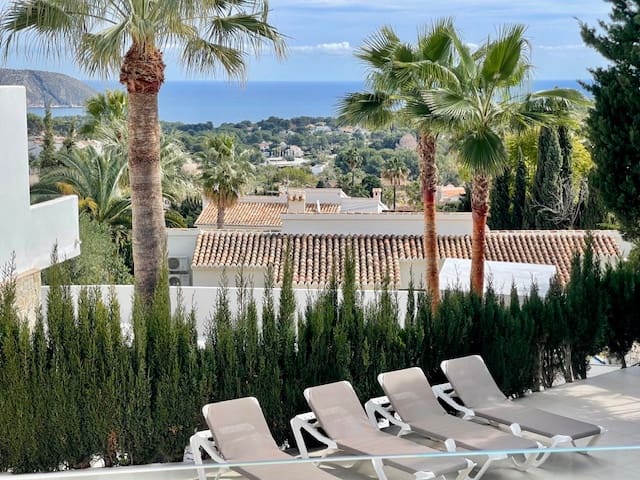 5 soveværelse Villa til salg i Moraira, Teulada-Moraira med swimmingpool garage - € 795.000 (Ref: 9997370)
