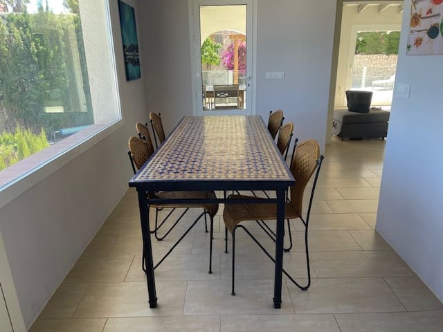5 soveværelse Villa til salg i Moraira, Teulada-Moraira med swimmingpool garage - € 795.000 (Ref: 9997370)