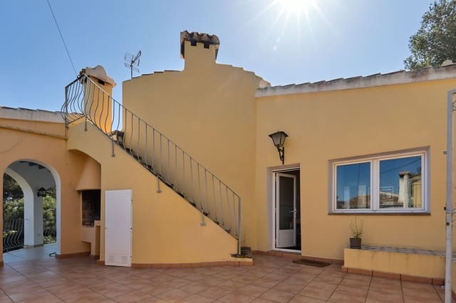 4 soveværelse Villa til salg i Javea / Xàbia med swimmingpool garage - € 975.000 (Ref: 9997374)