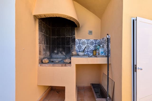 4 soveværelse Villa til salg i Javea / Xàbia med swimmingpool garage - € 975.000 (Ref: 9997374)