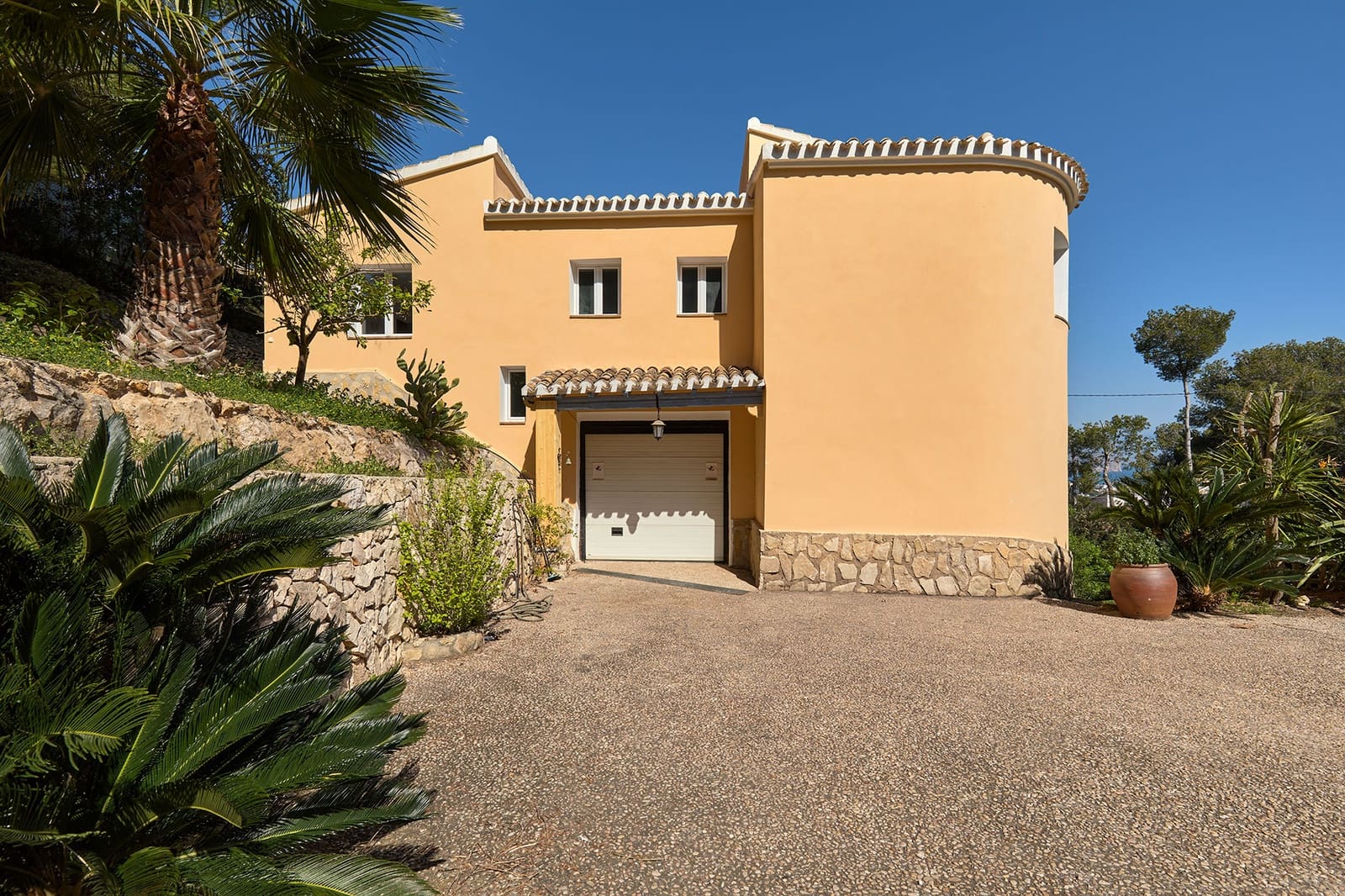 4 soveværelse Villa til salg i Javea / Xabia med swimmingpool garage - € 975.000 (Ref: 9997374)