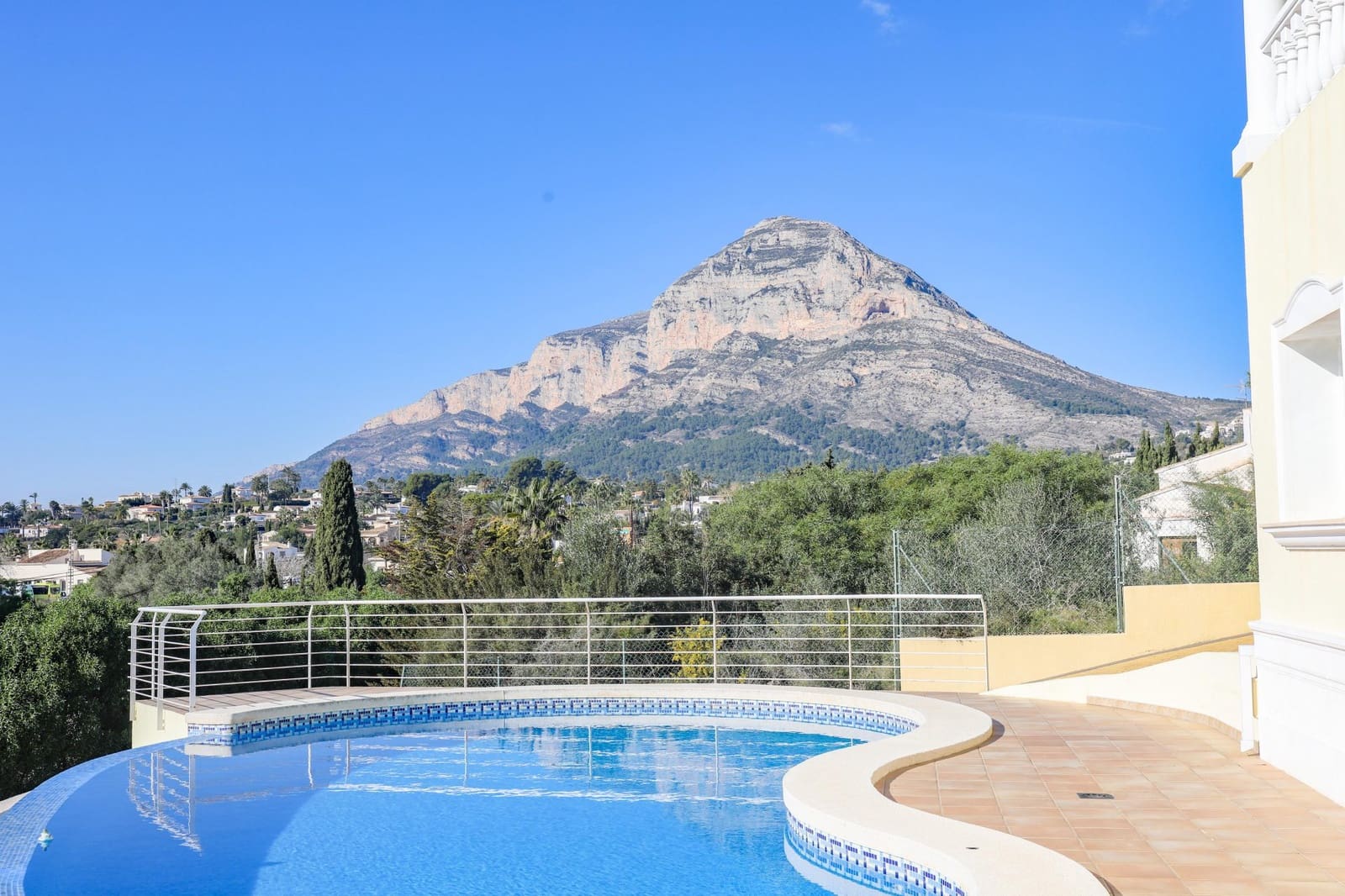 4 soveværelse Villa til salg i Javea / Xabia med swimmingpool garage - € 835.000 (Ref: 9997377)