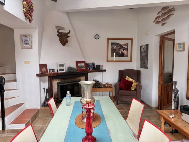 4 slaapkamer Villa te koop in Teulada Pueblo, Teulada-Moraira met zwembad garage - € 499.000 (Ref: 9997394)