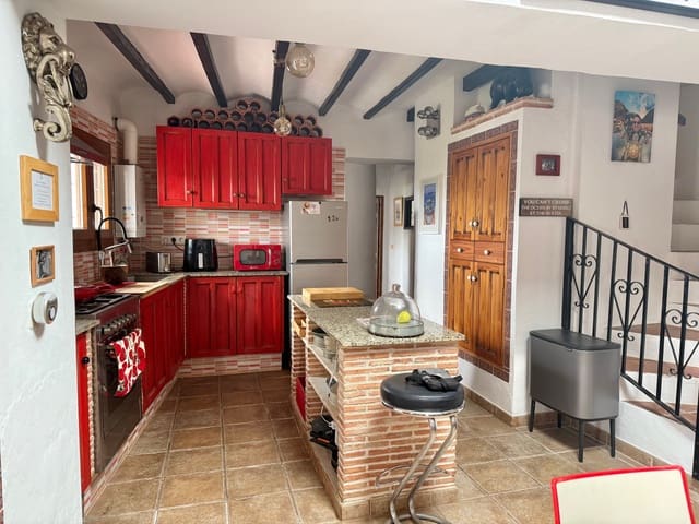 4 slaapkamer Villa te koop in Teulada Pueblo, Teulada-Moraira met zwembad garage - € 499.000 (Ref: 9997394)