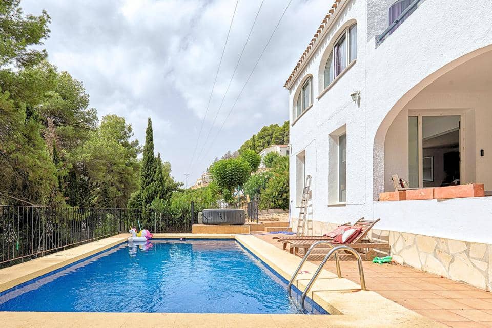 Chalet de 5 habitaciones en Javea / Xàbia en venta con piscina - 549.000 € (Ref: 9997395)