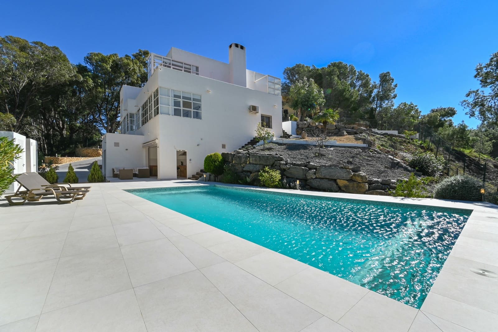 4 bedroom Villa for sale in Altea with pool garage - € 1,295,000 (Ref: 9997399)