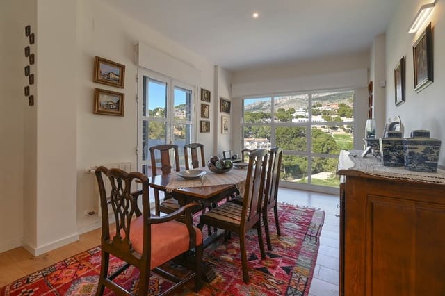 4 bedroom Villa for sale in Altea with pool garage - € 1,295,000 (Ref: 9997399)