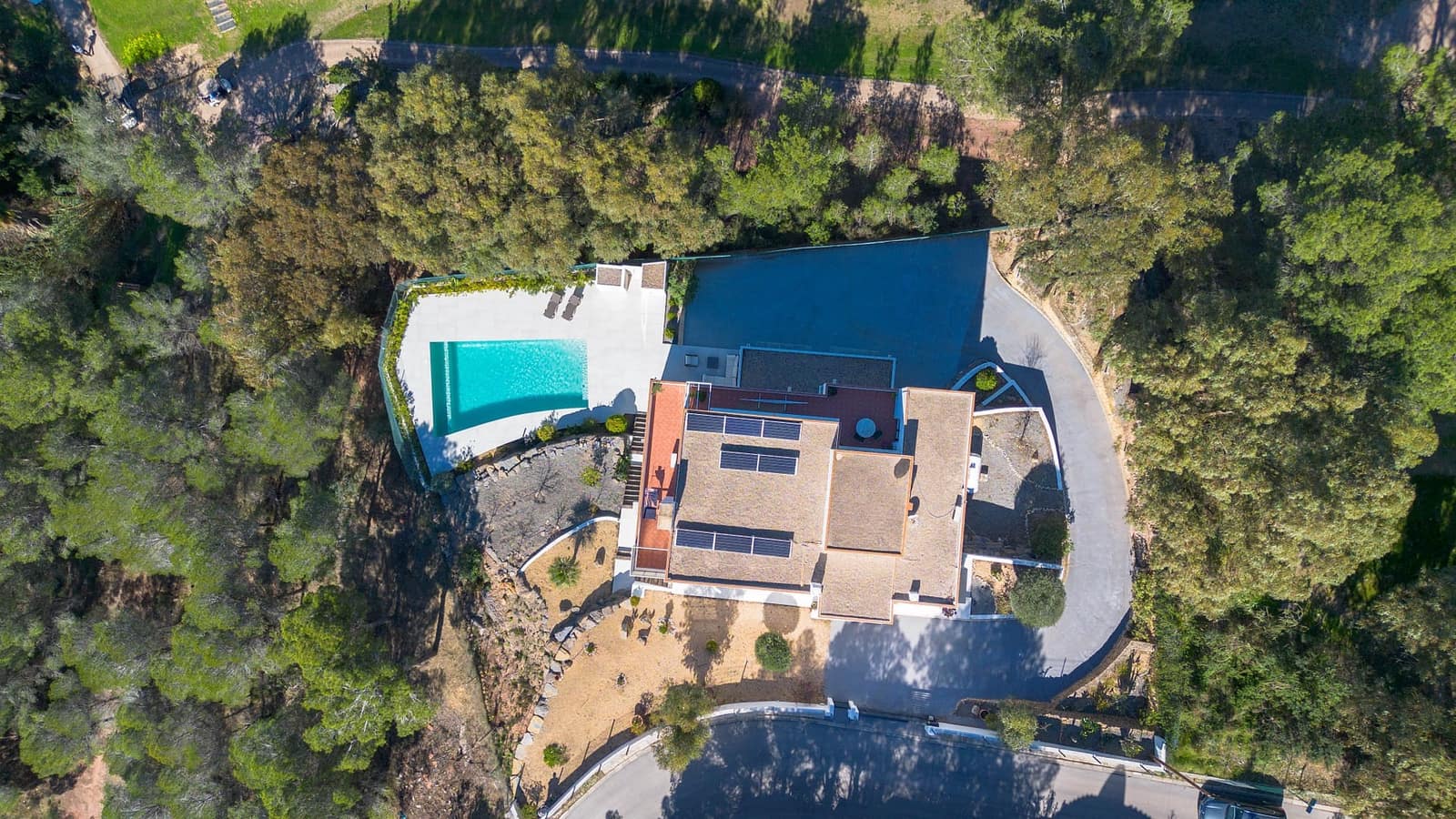 4 bedroom Villa for sale in Altea with pool garage - € 1,295,000 (Ref: 9997399)