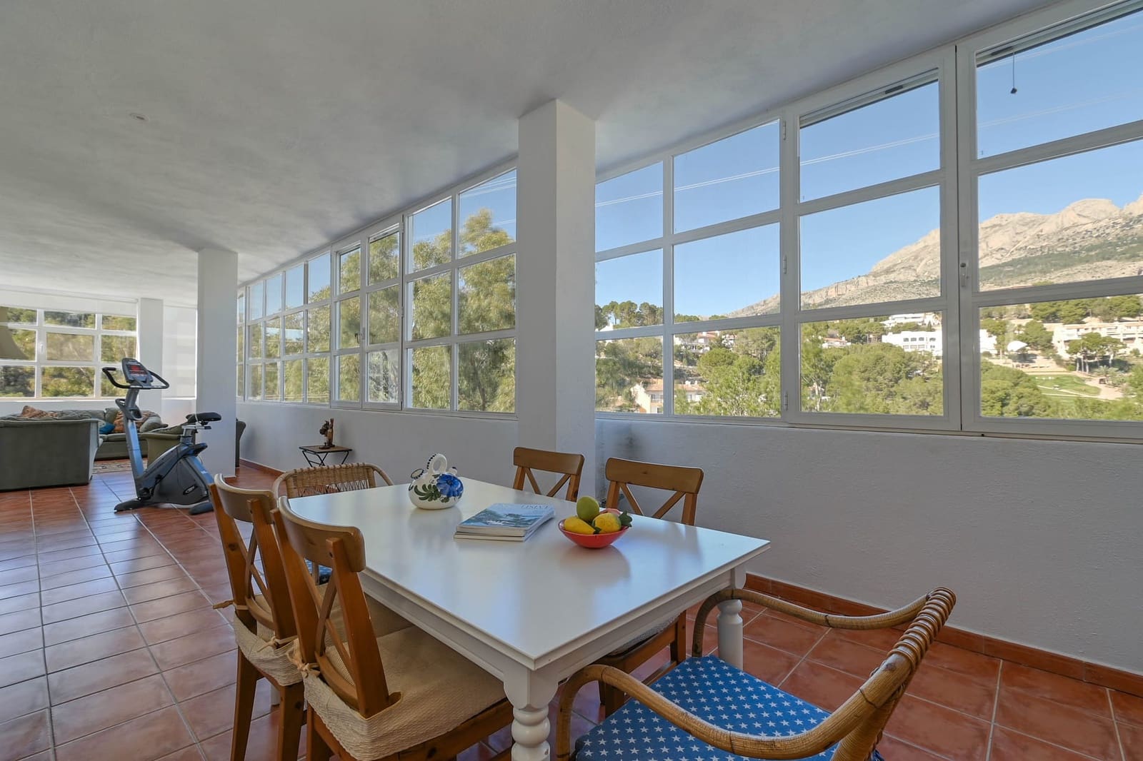 4 bedroom Villa for sale in Altea with pool garage - € 1,295,000 (Ref: 9997399)