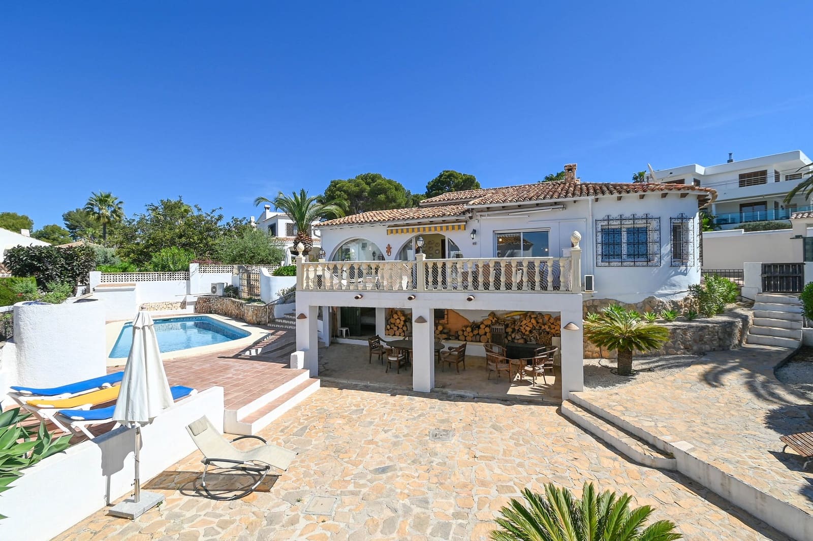Chalet de 3 habitaciones en Moraira en venta con piscina - 1.150.000 € (Ref: 9997401)