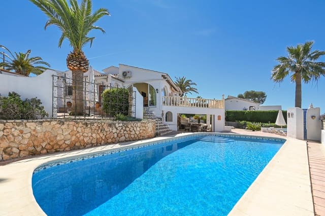 Chalet de 3 habitaciones en El Portet - Pla de Mar, Teulada-Moraira en venta con piscina - 1.150.000 € (Ref: 9997401)