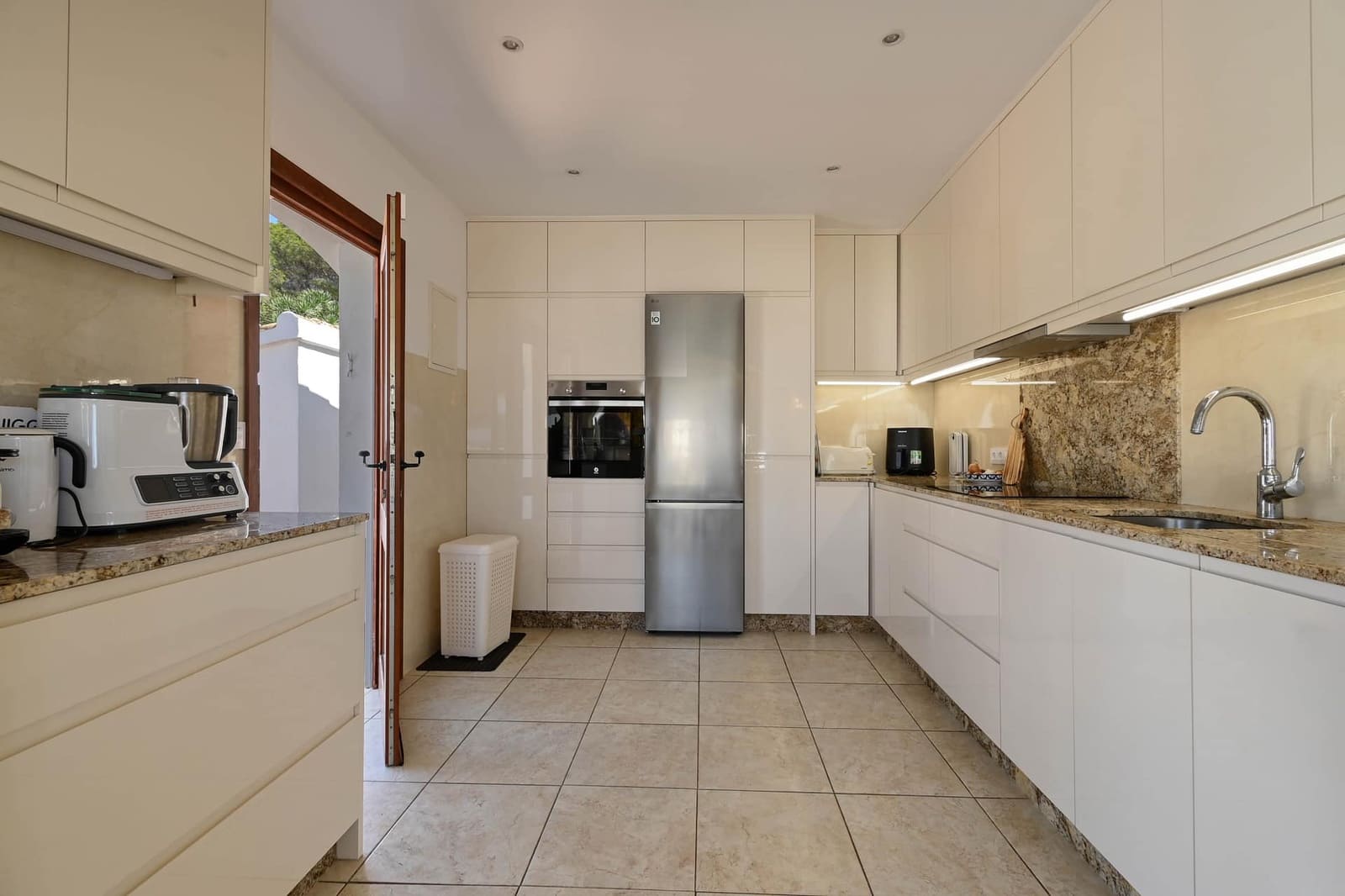 Chalet de 3 habitaciones en Moraira en venta con piscina - 1.150.000 € (Ref: 9997401)