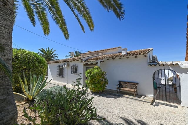 Chalet de 3 habitaciones en El Portet - Pla de Mar, Teulada-Moraira en venta con piscina - 1.150.000 € (Ref: 9997401)