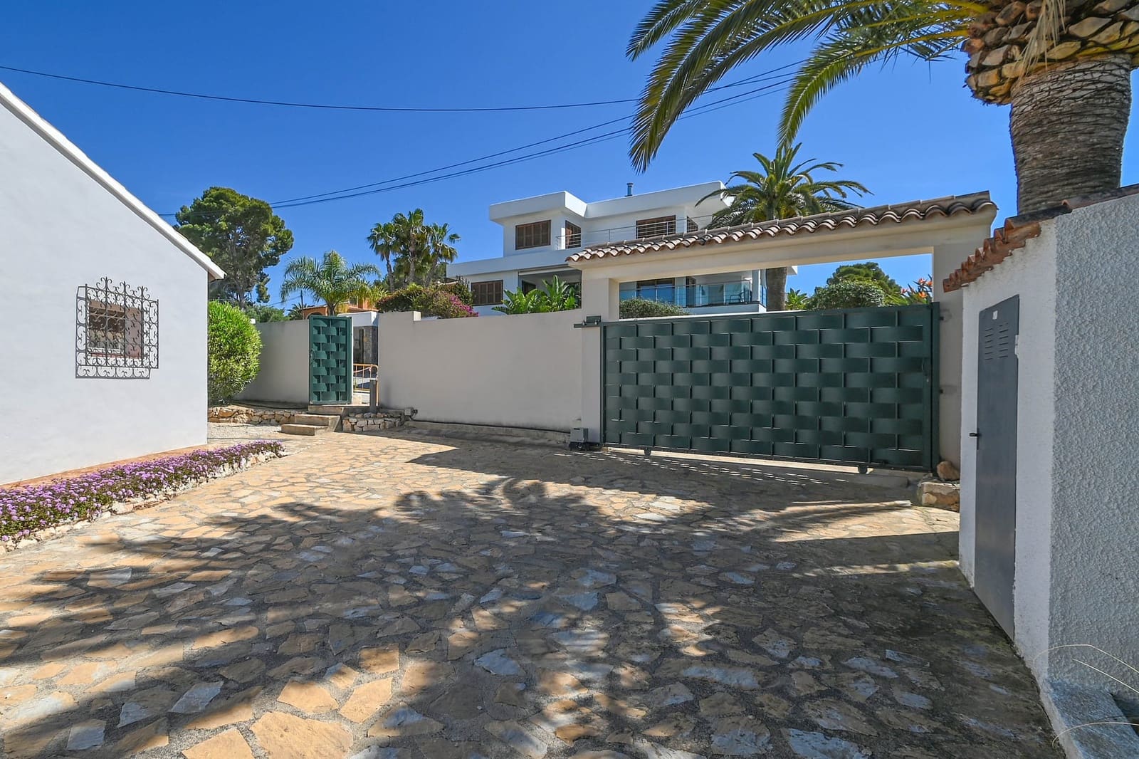Chalet de 3 habitaciones en Moraira en venta con piscina - 1.150.000 € (Ref: 9997401)