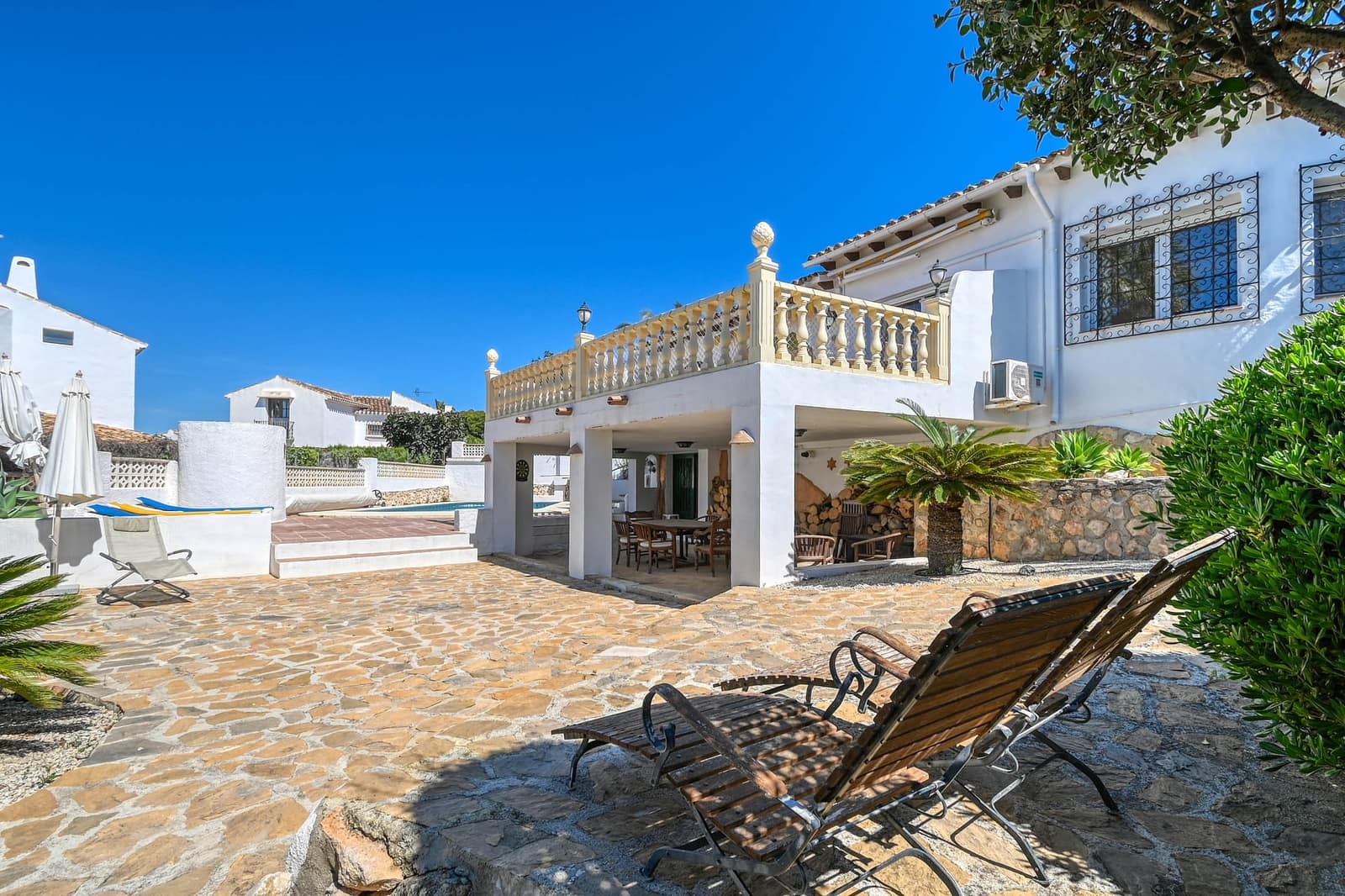 Chalet de 3 habitaciones en Moraira en venta con piscina - 1.150.000 € (Ref: 9997401)
