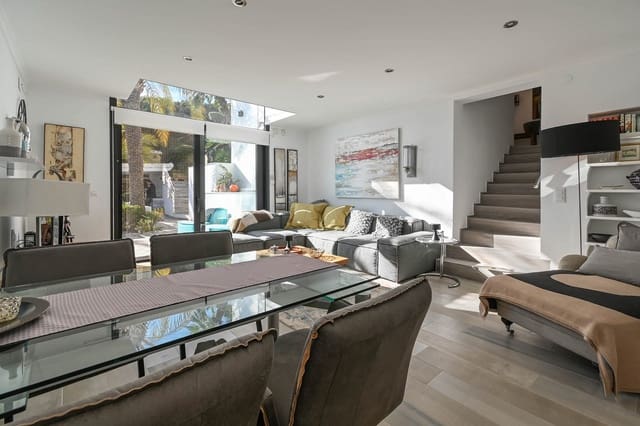 6 soveværelse Villa til salg i Benissa med swimmingpool garage - € 3.900.000 (Ref: 9997402)