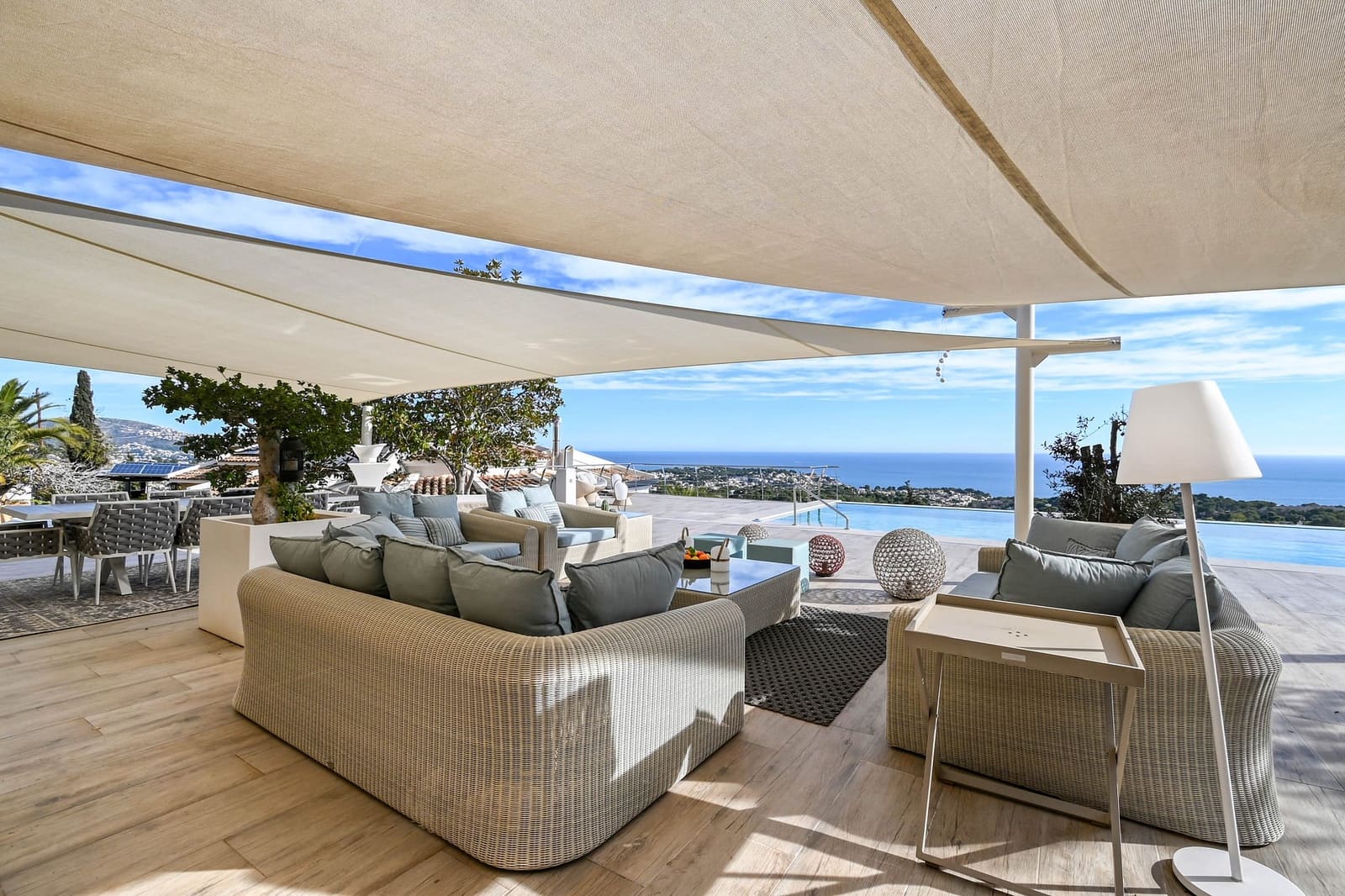 6 soveværelse Villa til salg i Benissa med swimmingpool garage - € 3.900.000 (Ref: 9997402)