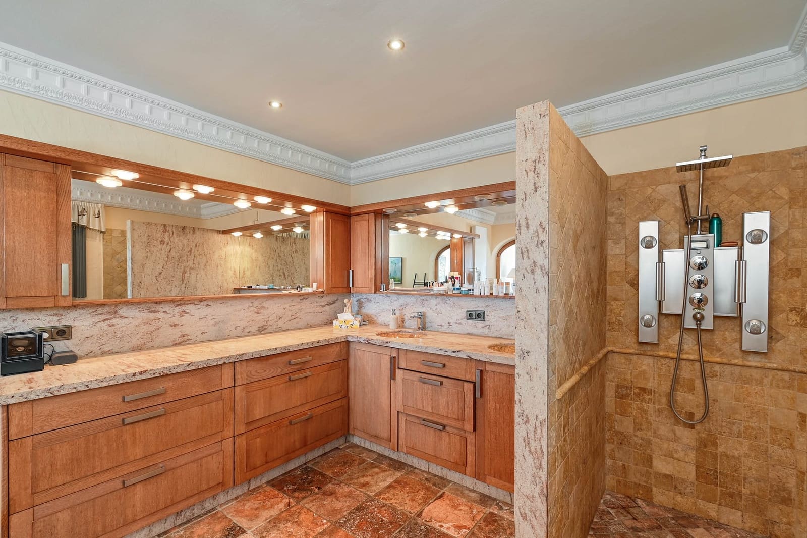 6 soveværelse Villa til salg i Benissa med swimmingpool garage - € 3.900.000 (Ref: 9997402)
