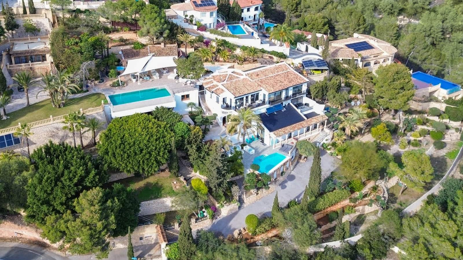 6 soveværelse Villa til salg i Benissa med swimmingpool garage - € 3.900.000 (Ref: 9997402)