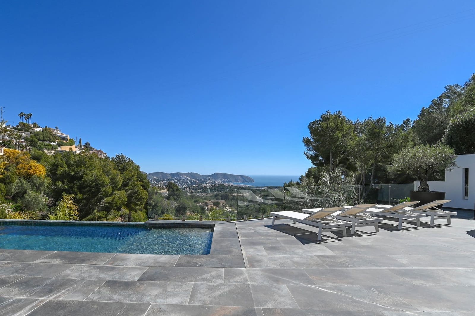 4 soverom Villa til salgs i Moraira med svømmebasseng garasje - € 1 395 000 (Ref: 9997406)