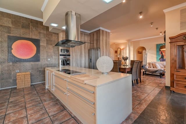 3 slaapkamer Villa te koop in Pinar del Advocat - Cometa, Teulada-Moraira met zwembad garage - € 950.000 (Ref: 9997407)