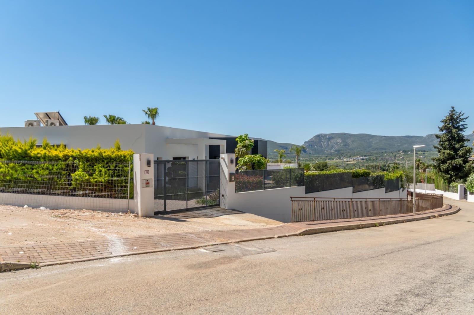 4 soveværelse Villa til salg i Javea / Xabia med swimmingpool garage - € 1.870.000 (Ref: 9997410)