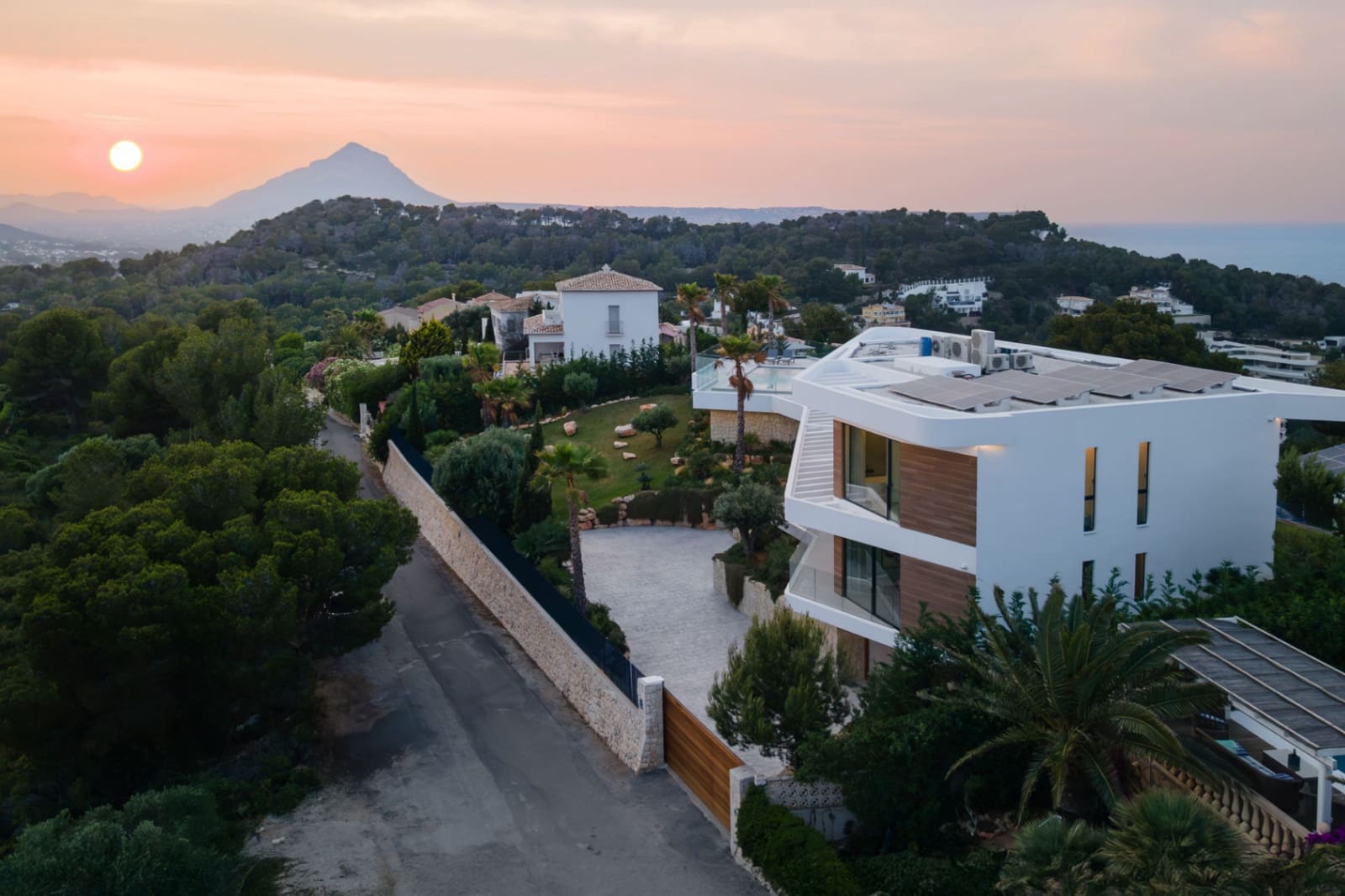 4 sypialnia Willa na sprzedaż w Javea / Xabia z basenem garażem - 3 995 000 € (Ref: 9997411)