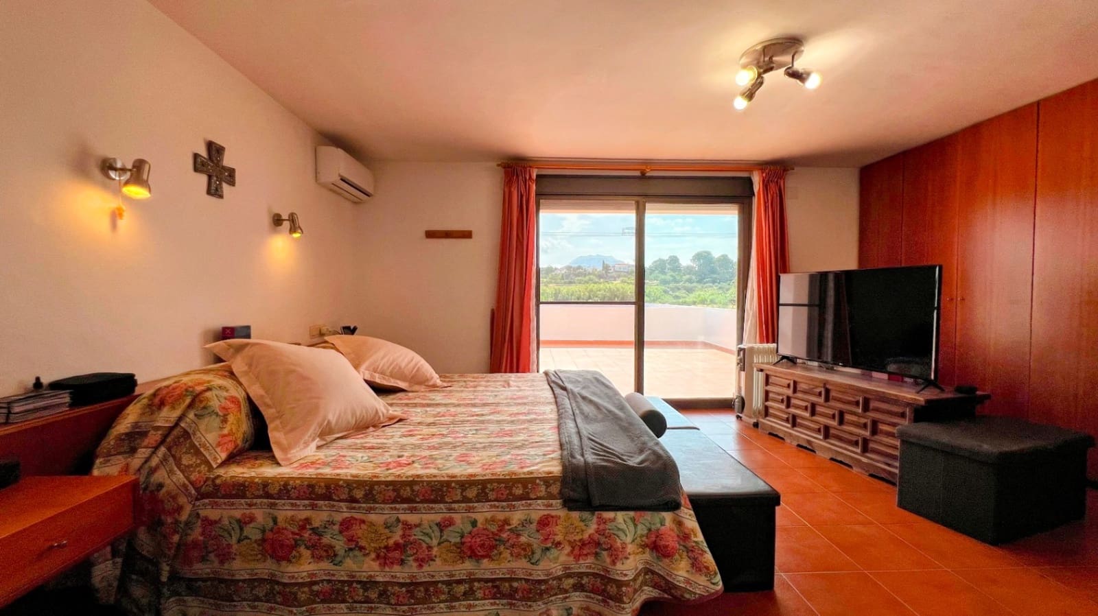 7 quarto Quinta/Casa Rural para venda em La Xara com piscina garagem - 695 000 € (Ref: 9997417)