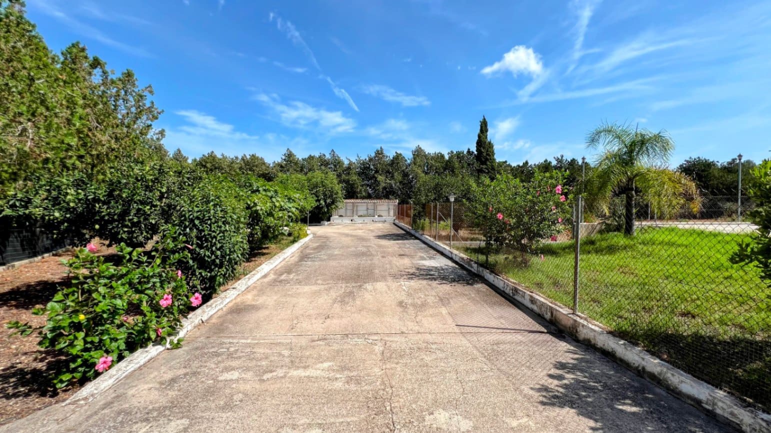 7 quarto Quinta/Casa Rural para venda em La Xara com piscina garagem - 695 000 € (Ref: 9997417)