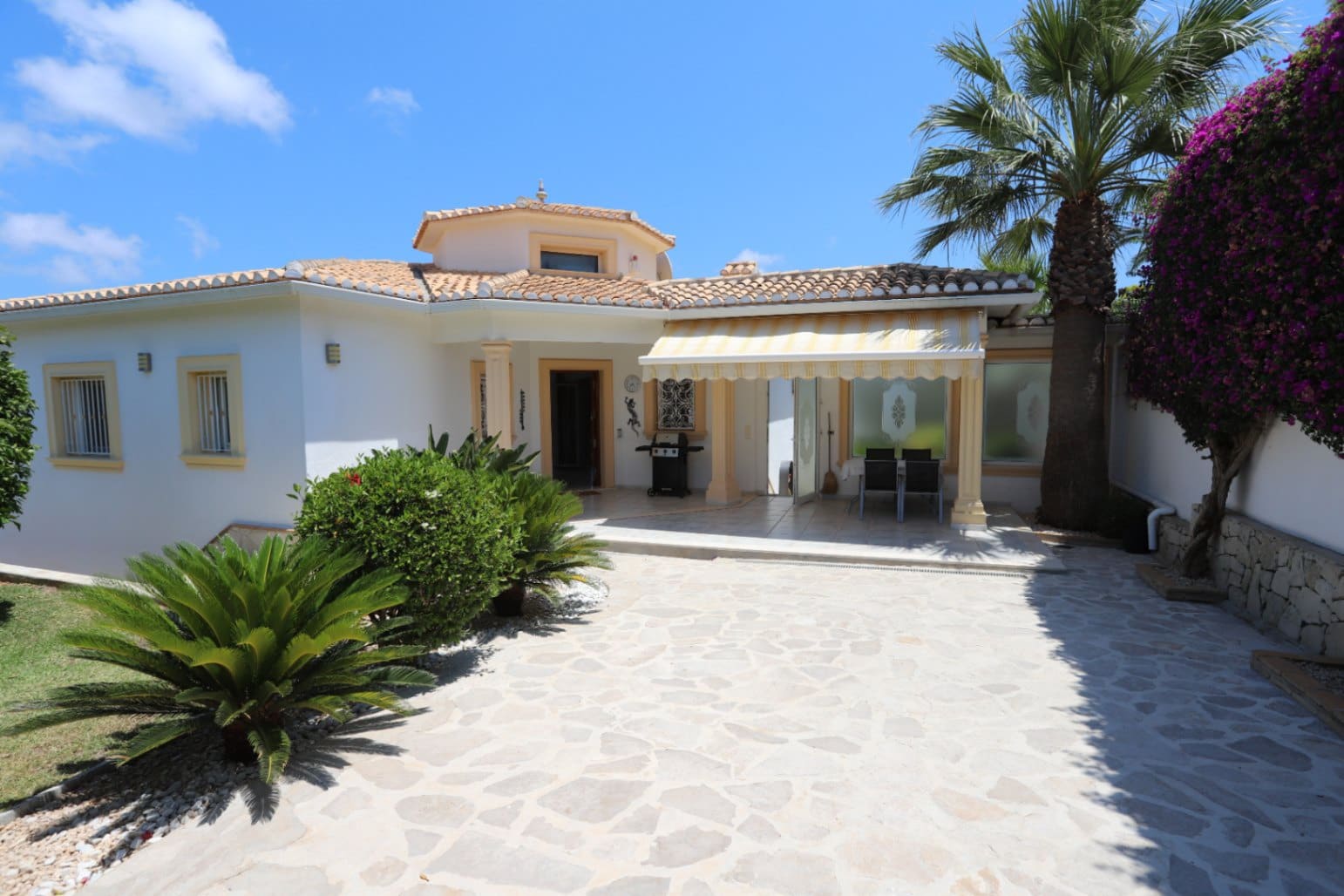 6 soverom Villa til salgs i Denia med svømmebasseng garasje - € 890 000 (Ref: 9997419)
