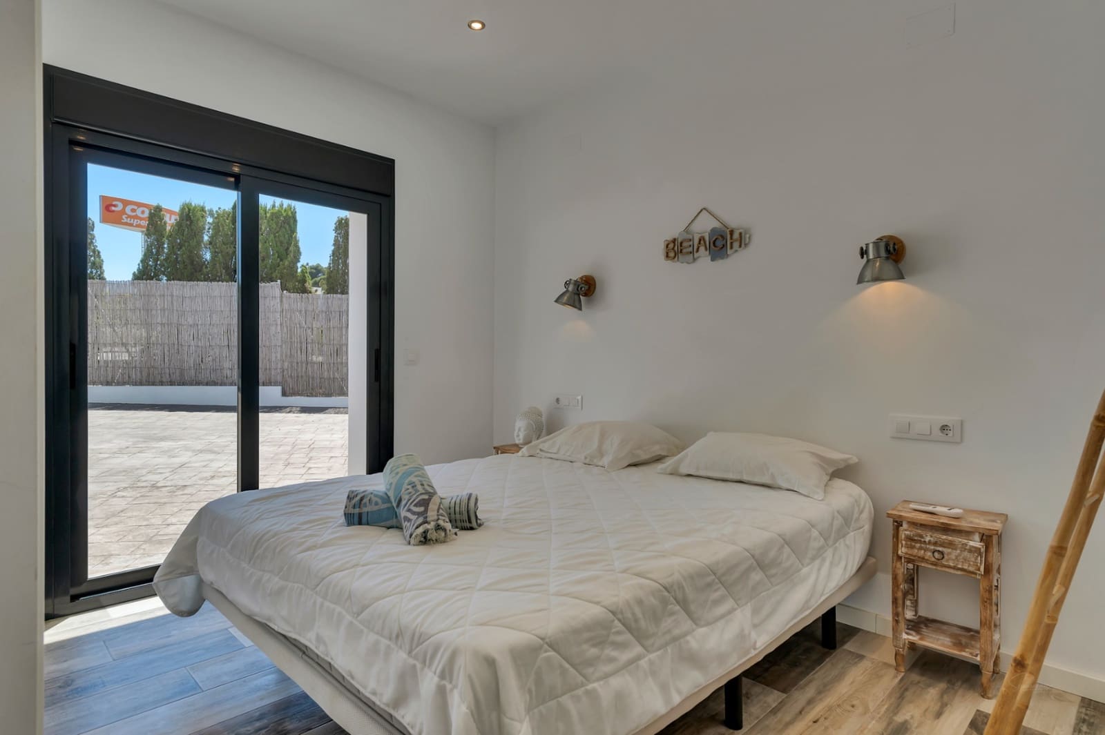 6 slaapkamer Villa te koop in Arenal met zwembad garage - € 1.250.000 (Ref: 9997431)