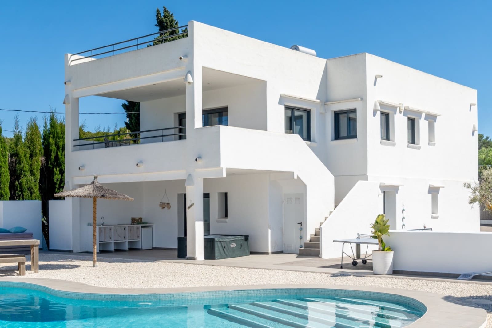 6 slaapkamer Villa te koop in Arenal met zwembad garage - € 1.250.000 (Ref: 9997431)