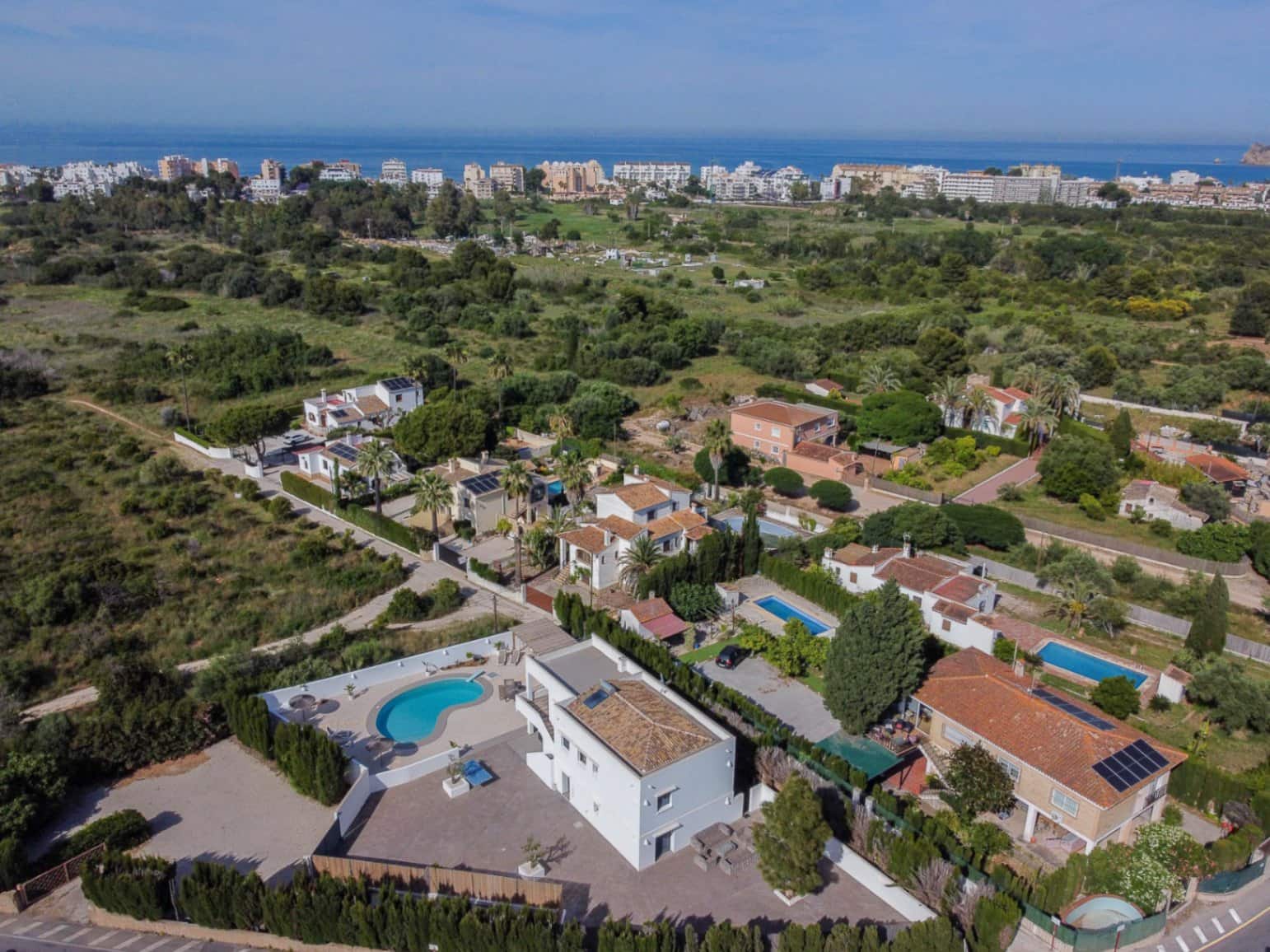 6 slaapkamer Villa te koop in Arenal met zwembad garage - € 1.250.000 (Ref: 9997431)