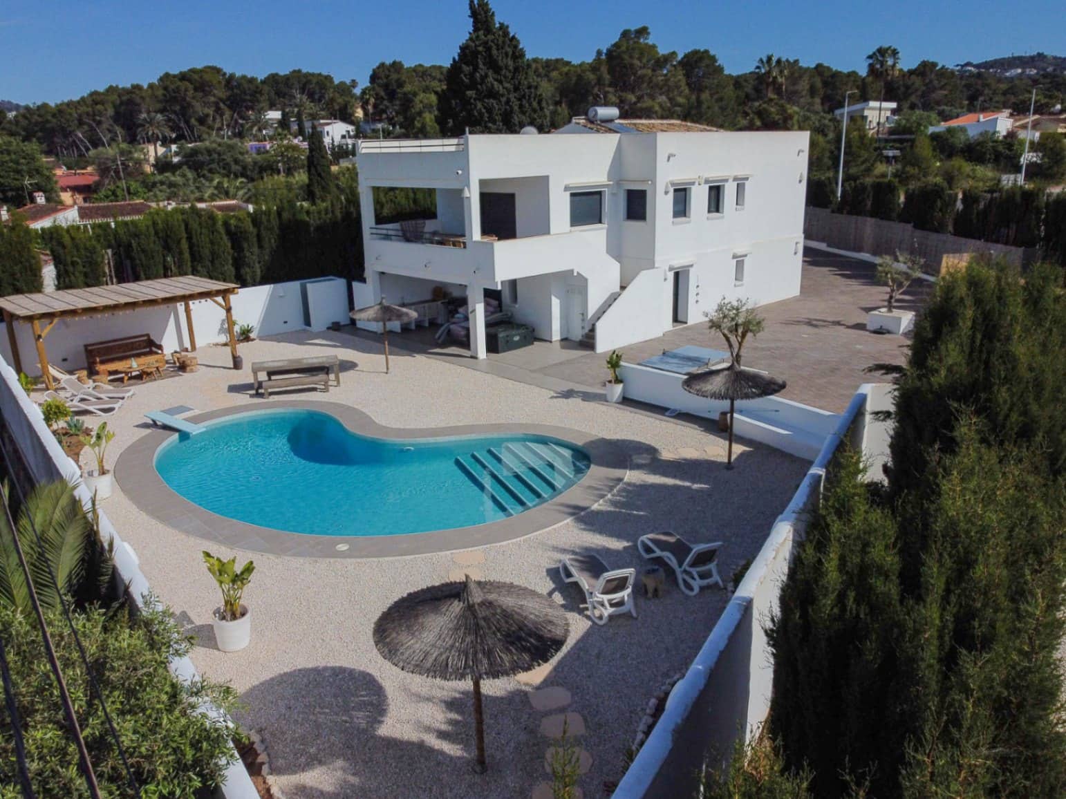 6 slaapkamer Villa te koop in Arenal met zwembad garage - € 1.250.000 (Ref: 9997431)