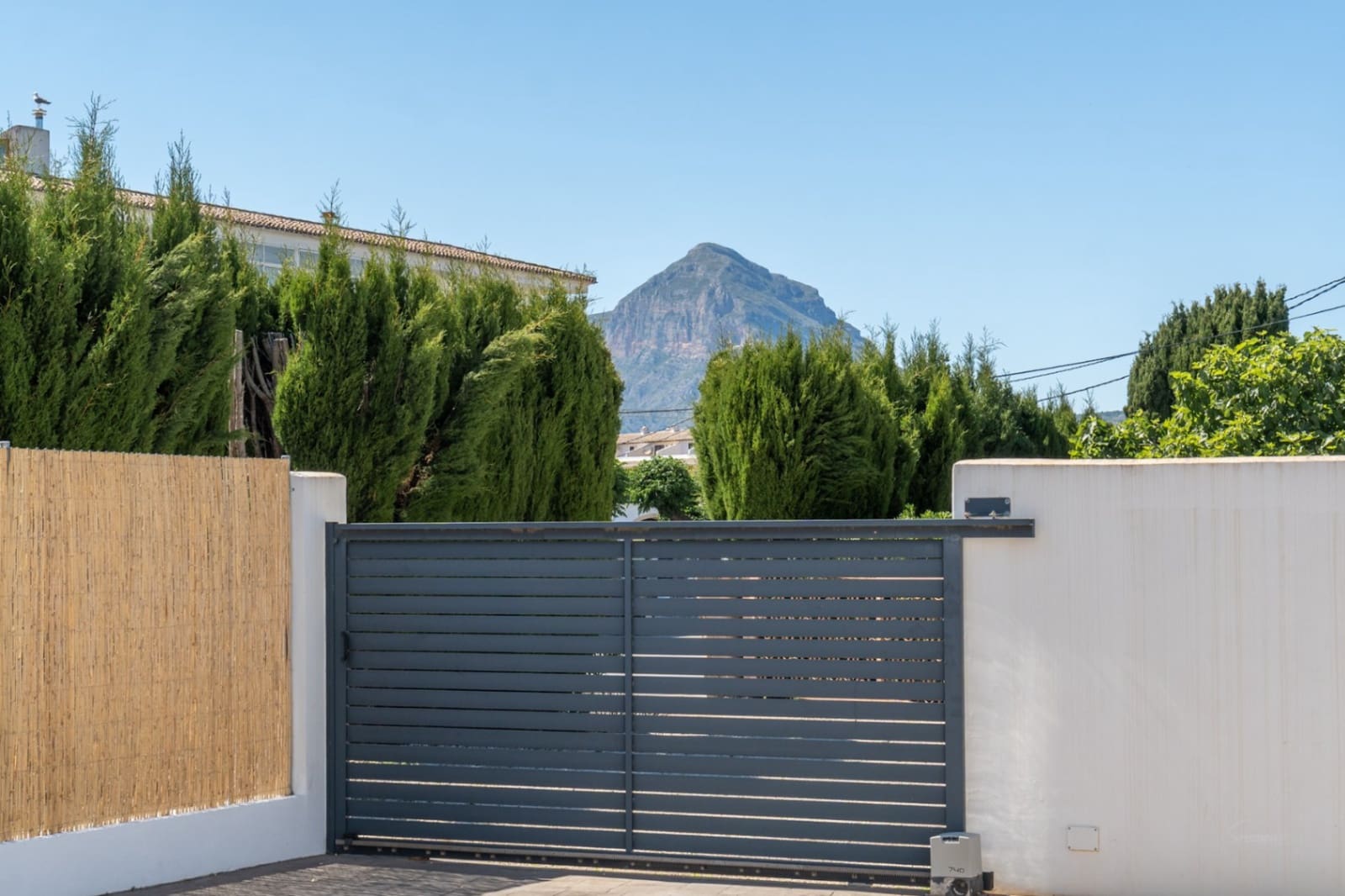 6 slaapkamer Villa te koop in Arenal met zwembad garage - € 1.250.000 (Ref: 9997431)