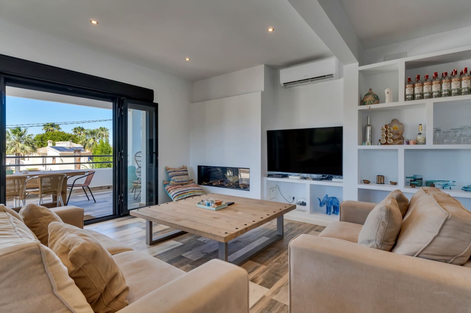 6 slaapkamer Villa te koop in Arenal met zwembad garage - € 1.250.000 (Ref: 9997431)