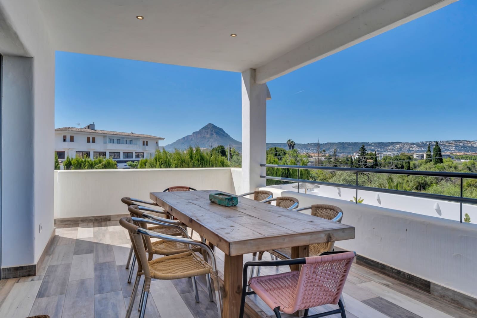 6 slaapkamer Villa te koop in Arenal met zwembad garage - € 1.250.000 (Ref: 9997431)