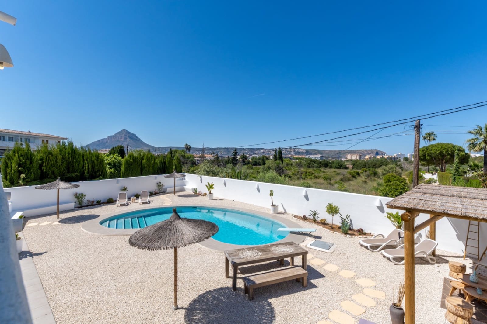 6 slaapkamer Villa te koop in Arenal met zwembad garage - € 1.250.000 (Ref: 9997431)