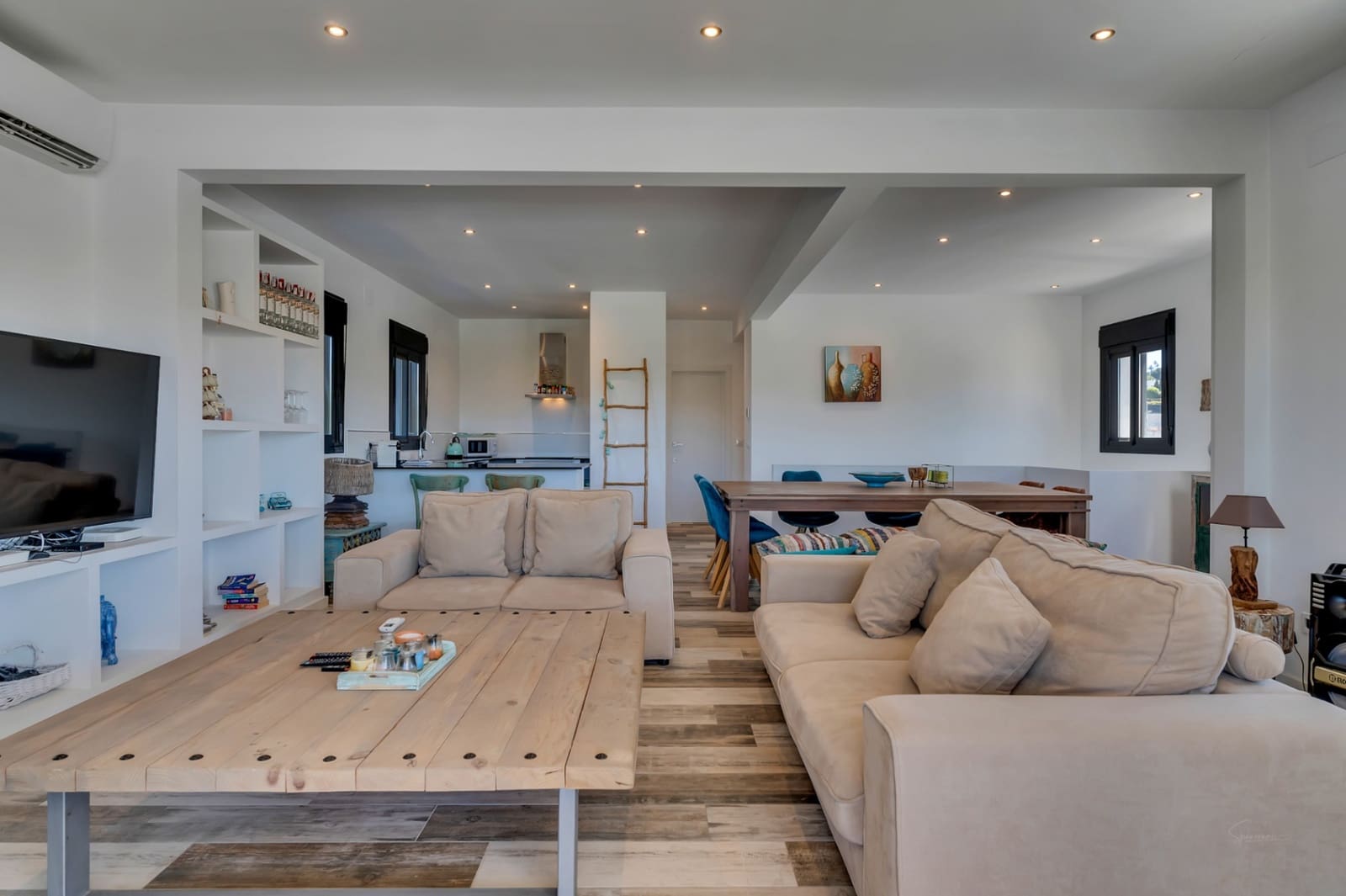 6 slaapkamer Villa te koop in Arenal met zwembad garage - € 1.250.000 (Ref: 9997431)