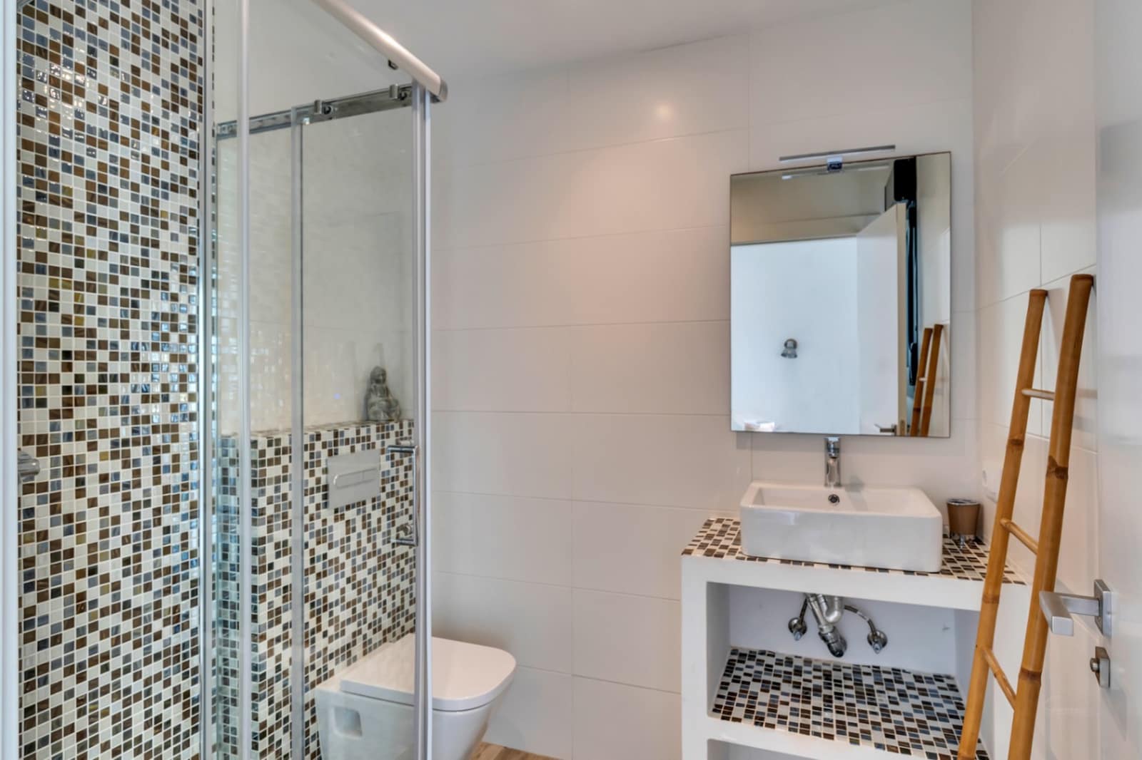 6 slaapkamer Villa te koop in Arenal met zwembad garage - € 1.250.000 (Ref: 9997431)