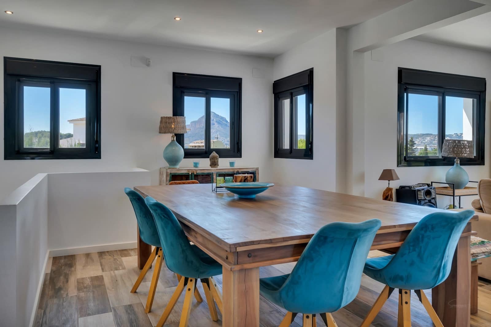 6 slaapkamer Villa te koop in Arenal met zwembad garage - € 1.250.000 (Ref: 9997431)